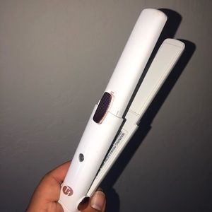 T3 Compact Styling Iron